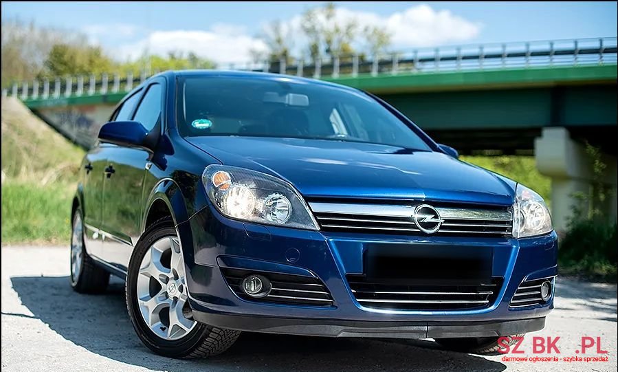 2004' Opel Astra photo #2