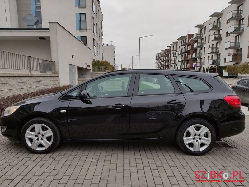 2011' Opel Astra photo #5