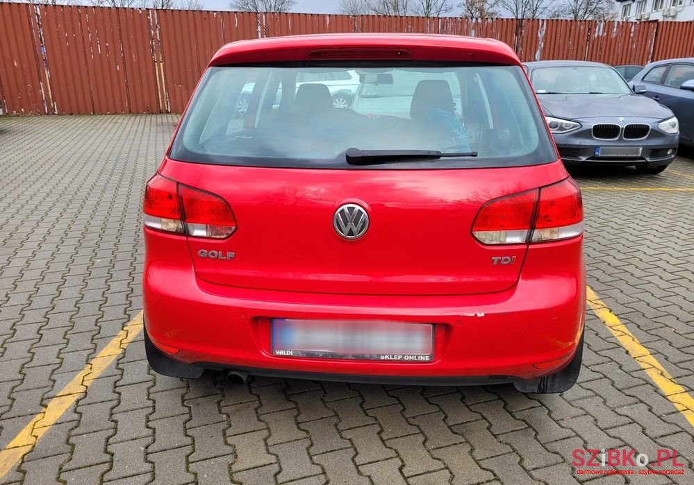 2011' Volkswagen Golf photo #4