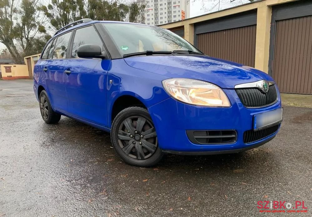 2009' Skoda Fabia 1.2 12V Ambition photo #2