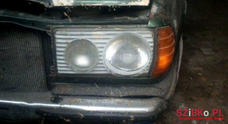 1978' Mercedes-Benz W123 photo #2