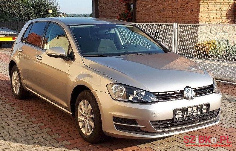 2015' Volkswagen Golf photo #1