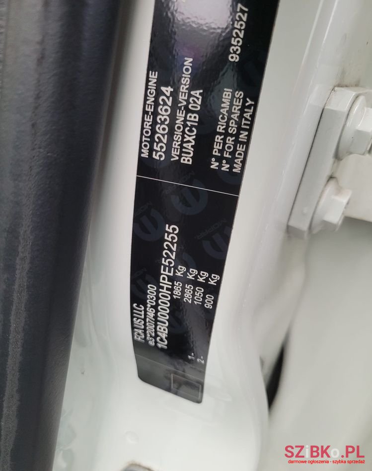 2016' Jeep Renegade photo #6