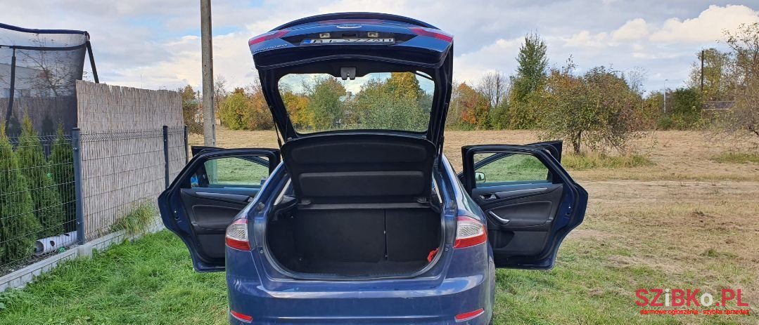 2011' Ford Mondeo photo #6