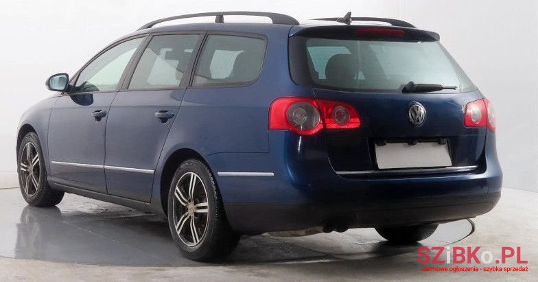 2007' Volkswagen Passat photo #3