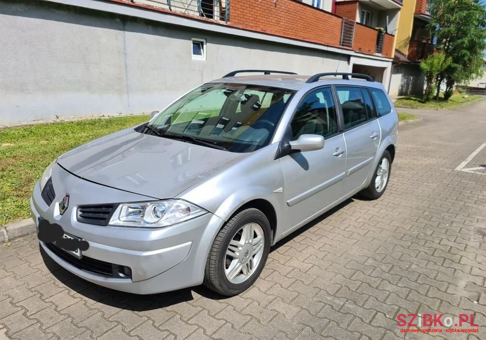 2008' Renault Megane photo #2