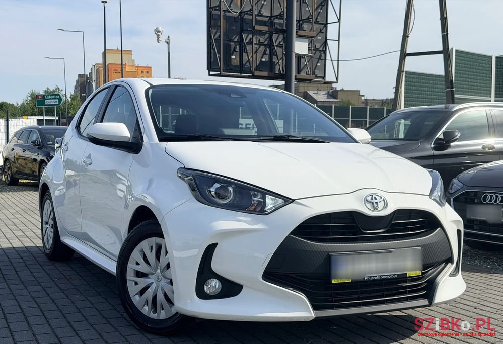 2023' Toyota Yaris 1.5 Comfort photo #2