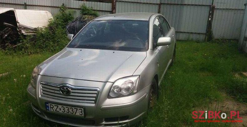2003' Toyota Avensis photo #1