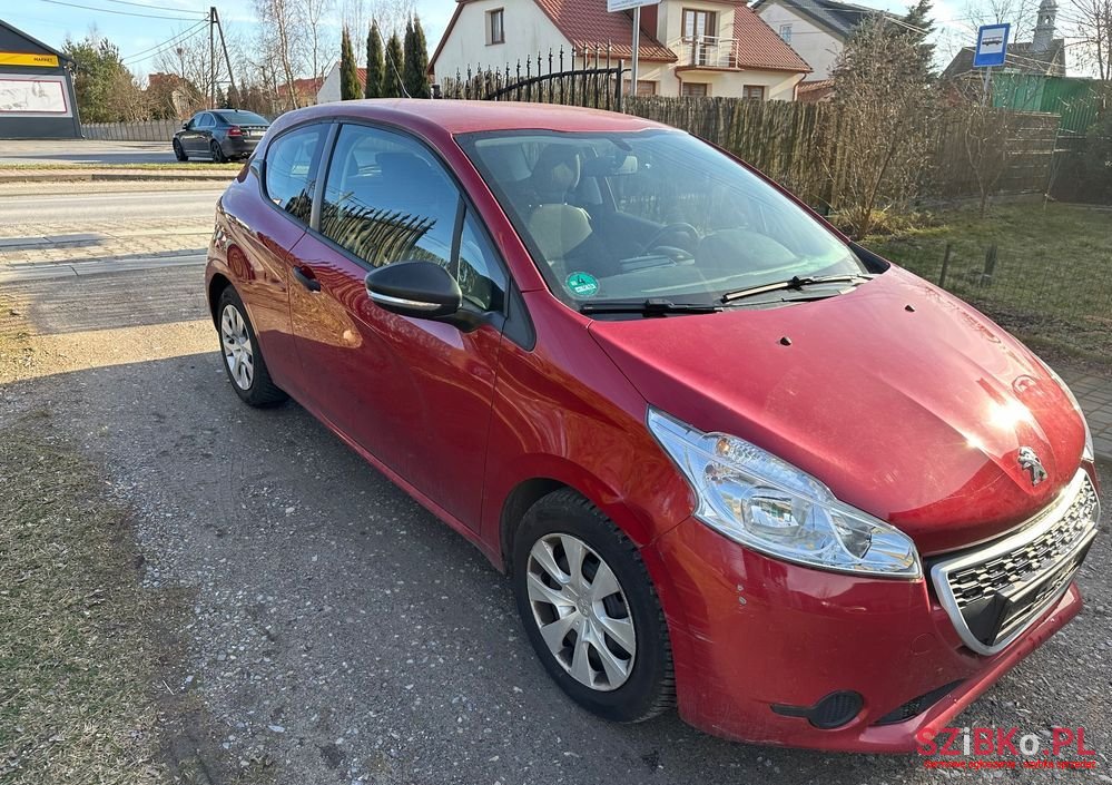 2013' Peugeot 208 photo #1