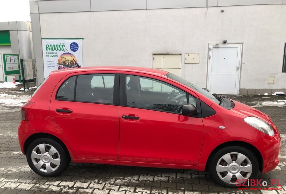 2008' Toyota Yaris 1.3 Luna A/C photo #4