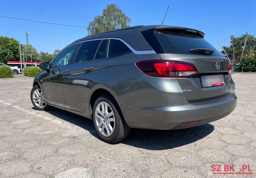 2018' Opel Astra photo #2
