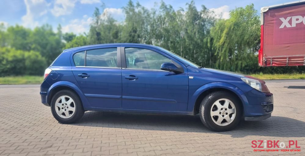 2004' Opel Astra Iii 1.7 Cdti Cosmo photo #2