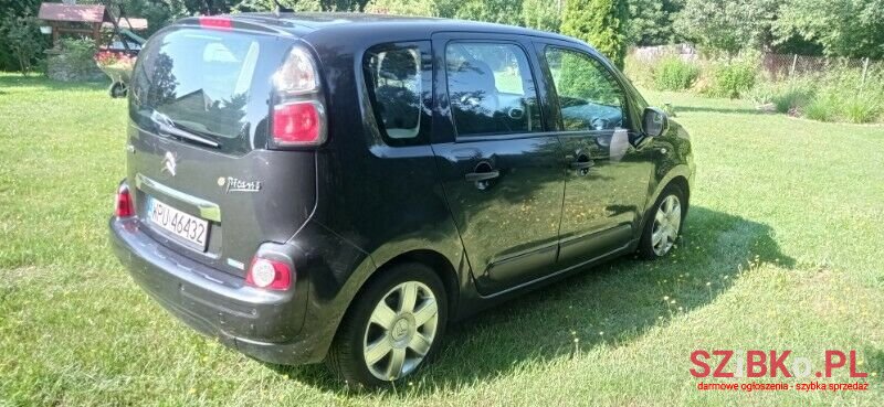 2011' Citroen C3 Picasso photo #2