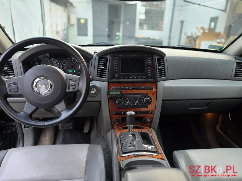2007' Jeep Grand Cherokee photo #4