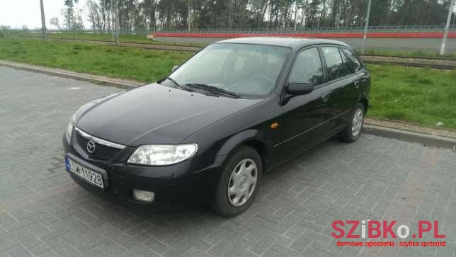 2001' Mazda 323 F photo #1