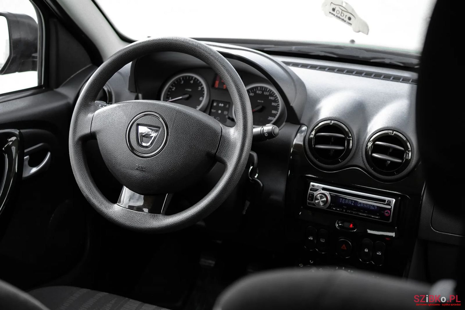2011' Dacia Duster photo #6