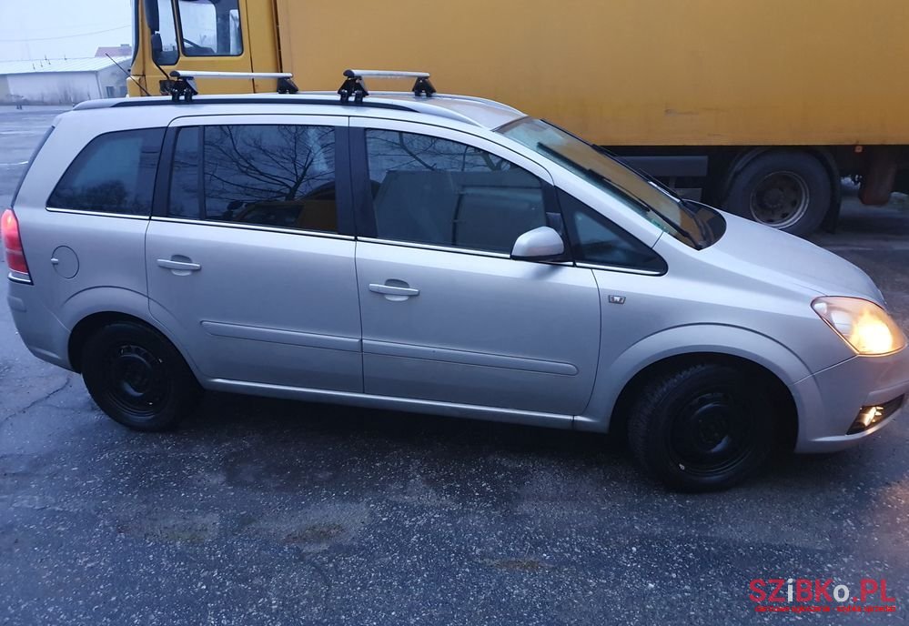 2006' Opel Zafira 1.8 Design Edition photo #3