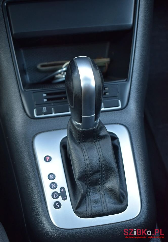 2015' Volkswagen Tiguan photo #5