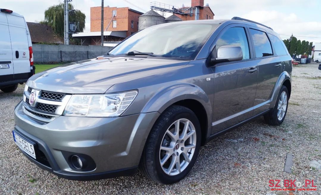 2012' Fiat Freemont photo #2