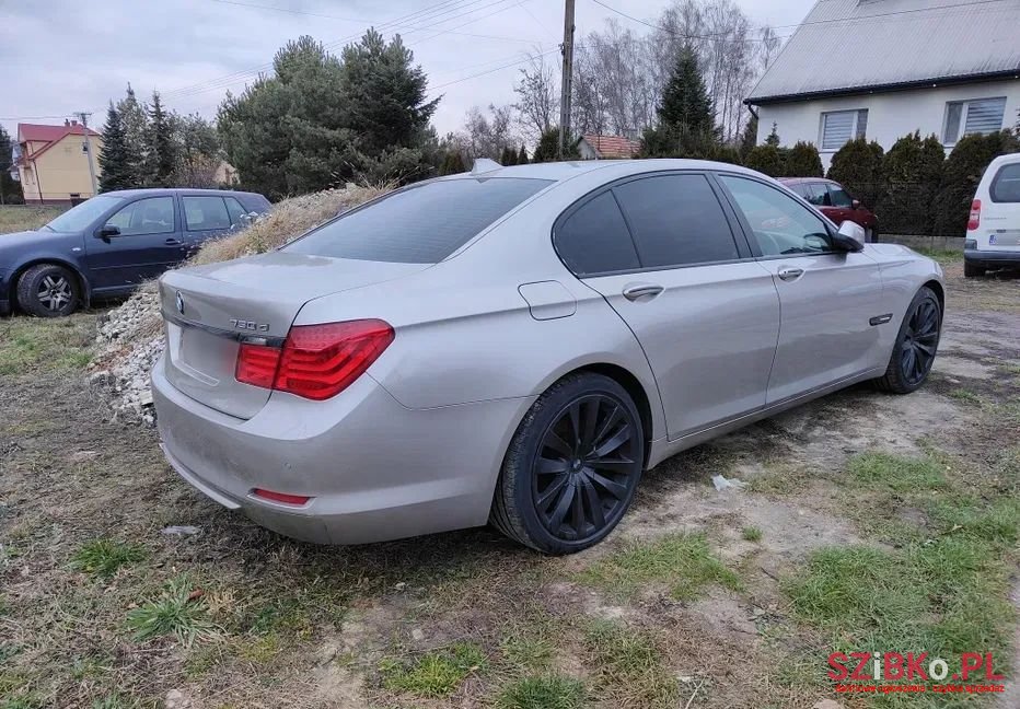 2008' BMW 7 Series 730D photo #2