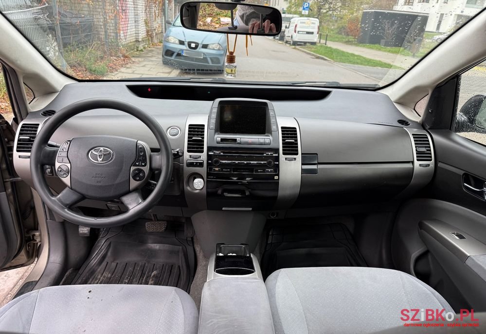 2005' Toyota Prius photo #5