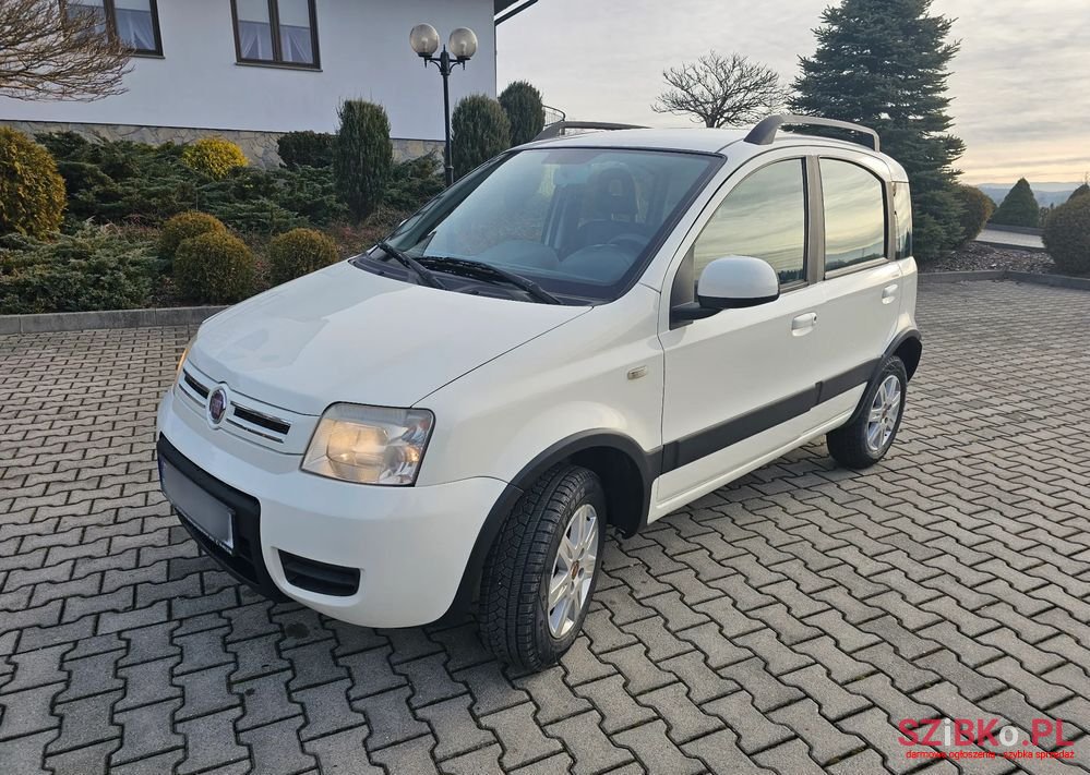 2011' Fiat Panda 1.2 4X4 Climbing photo #1