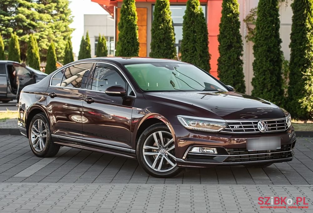 2015' Volkswagen Passat photo #1