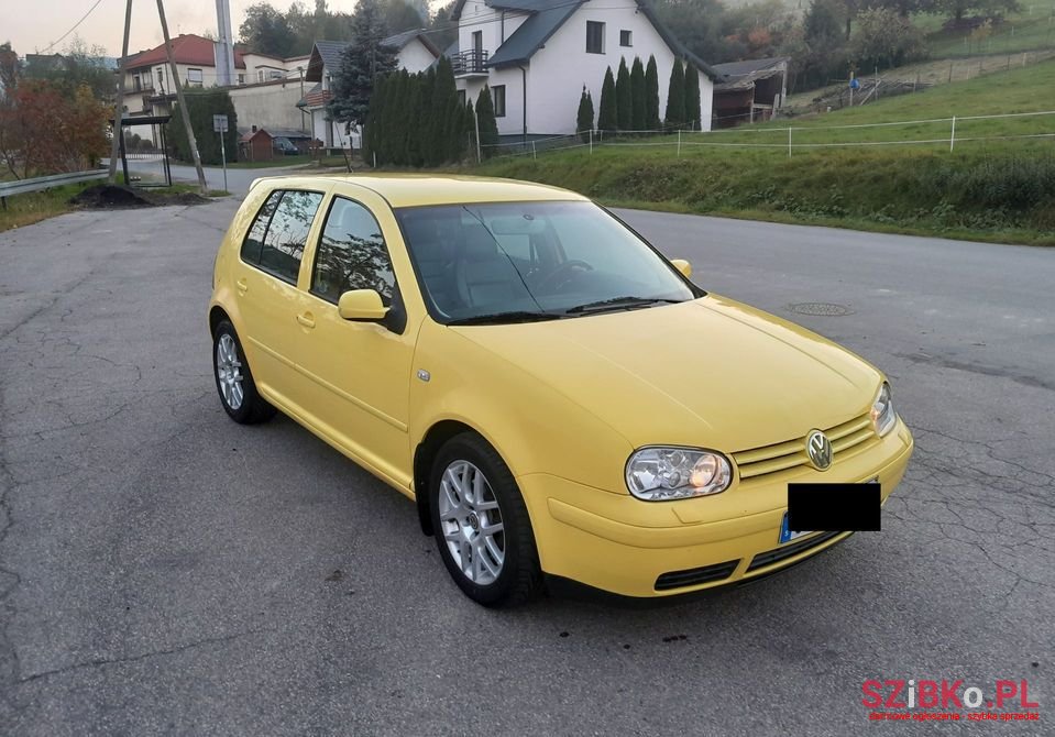 2000' Volkswagen Golf photo #1