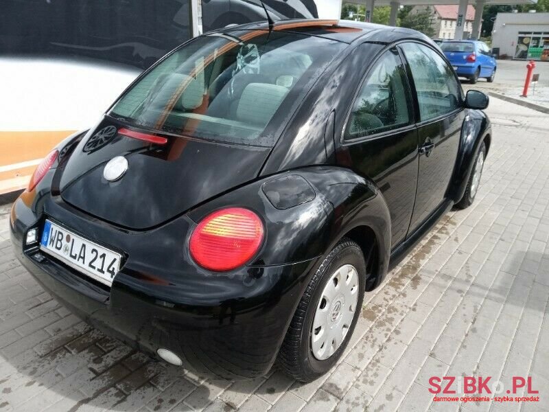 2001' Volkswagen New Beetle photo #4
