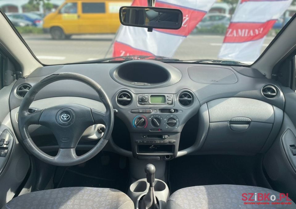 2001' Toyota Yaris photo #5