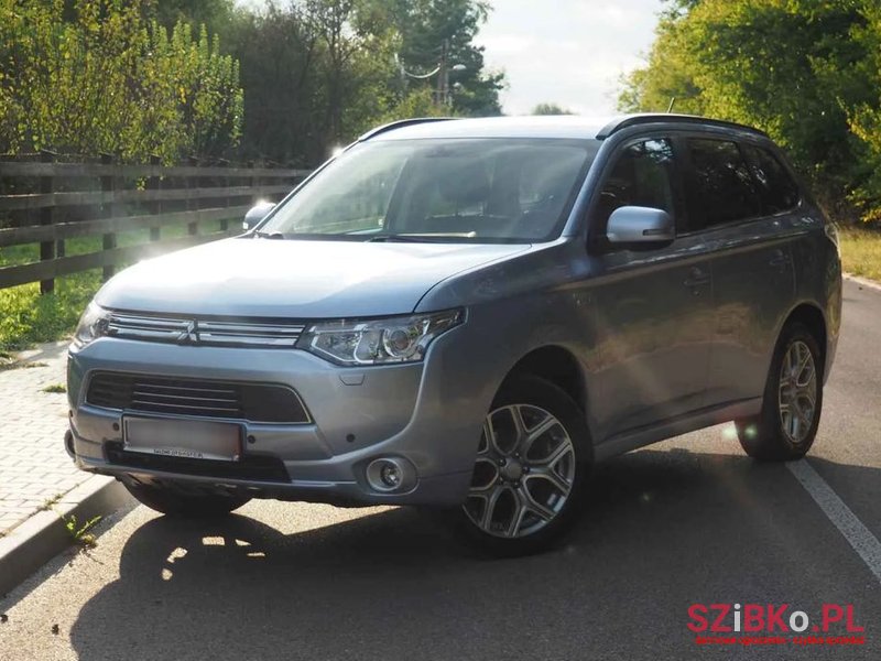 2015' Mitsubishi Outlander photo #1