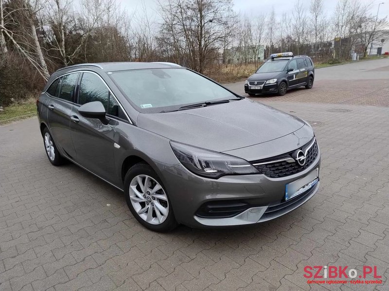 2020' Opel Astra photo #1