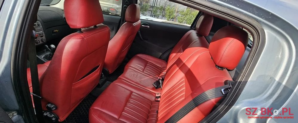 2002' Alfa Romeo 147 photo #4