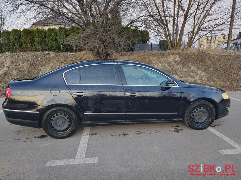 2008' Volkswagen Passat 2.0 Tdi Highline photo #6