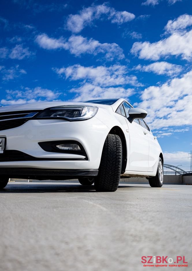 2018' Opel Astra 1.4 T Enjoy S&S photo #2