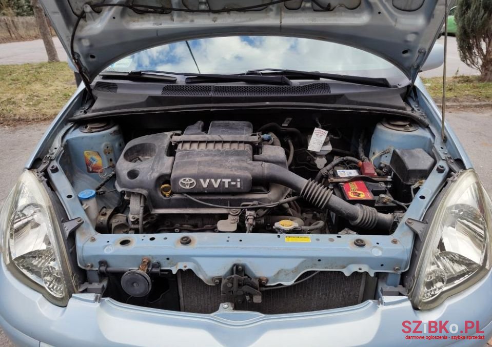 2004' Toyota Yaris photo #5