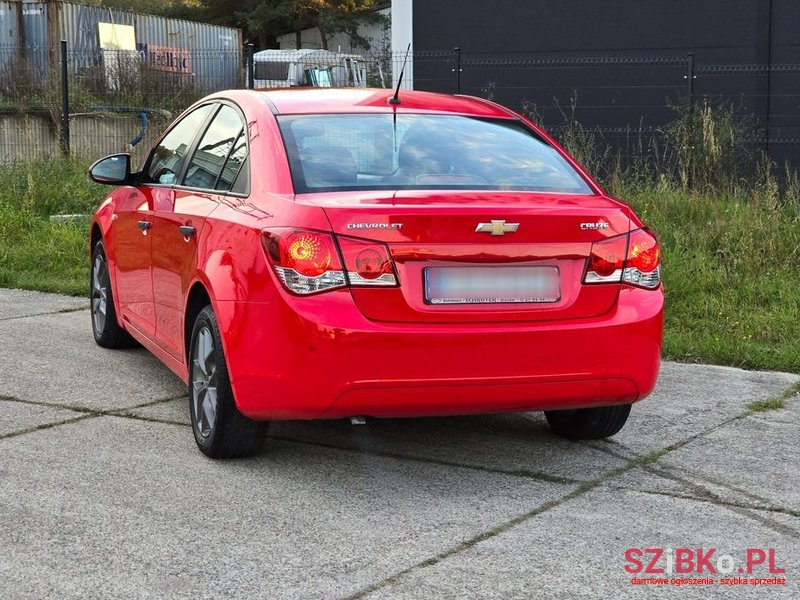 2010' Chevrolet Cruze 1.6 Base photo #5