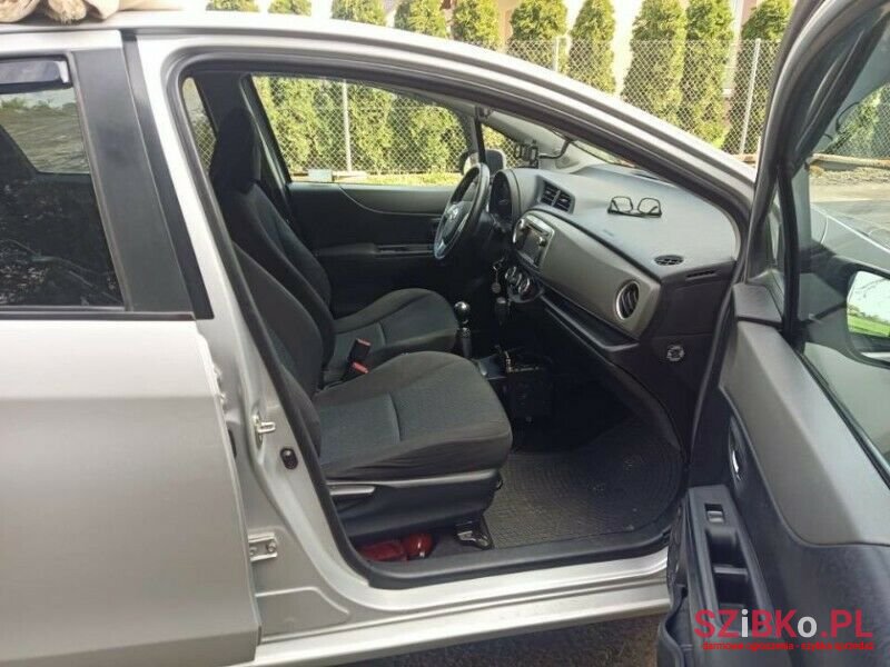 2012' Toyota Yaris photo #2