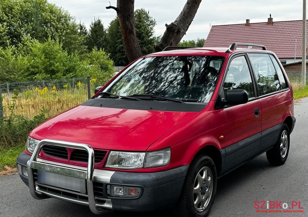 1996' Mitsubishi Space Runner 1800 City photo #1