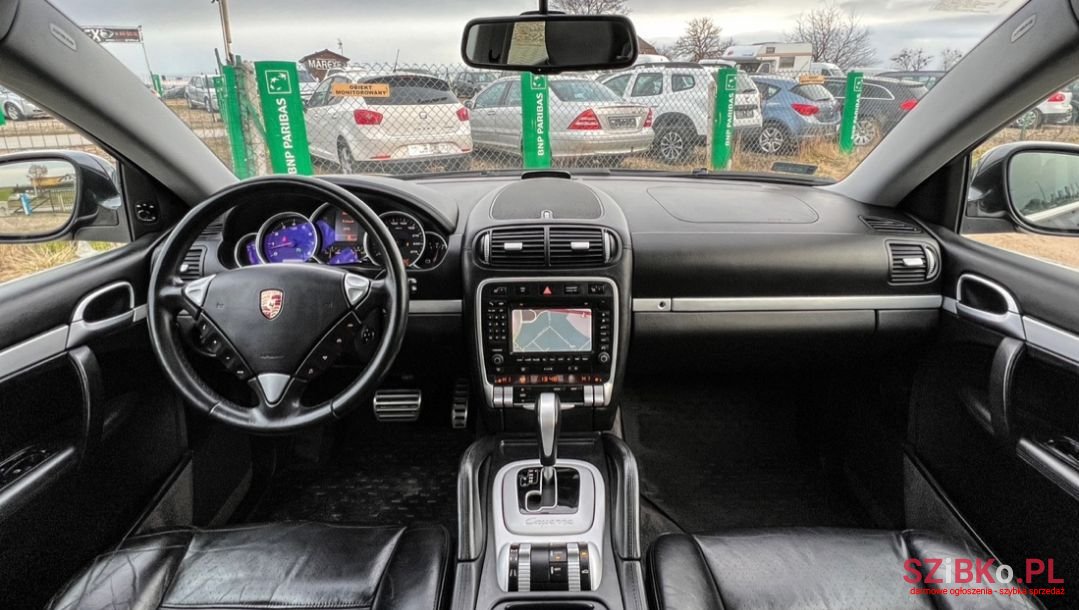 2004' Porsche Cayenne photo #5