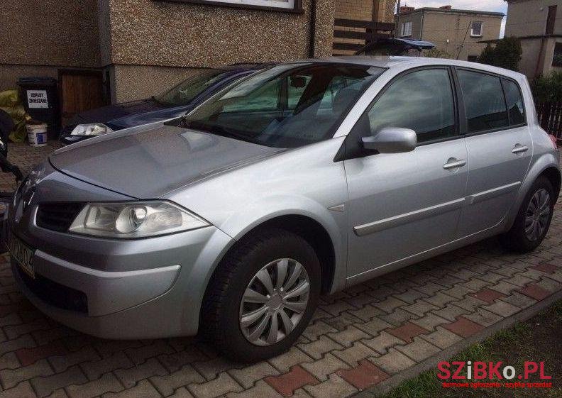 2008' Renault Megane photo #1