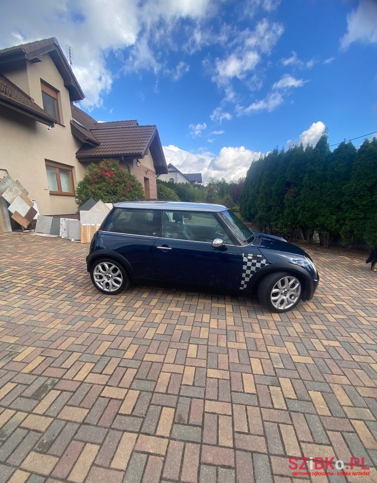 2006' MINI Cooper Standard photo #2