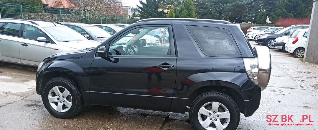 2010' Suzuki Grand Vitara photo #2