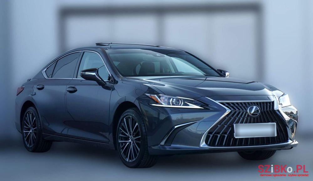 2024' Lexus ES photo #2