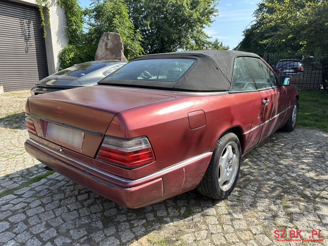 1993' Mercedes-Benz E-Class photo #3