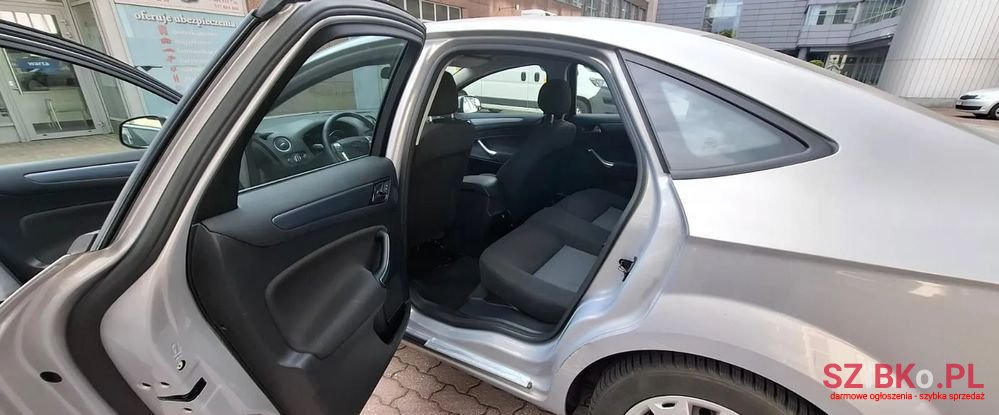 2011' Ford Mondeo photo #3