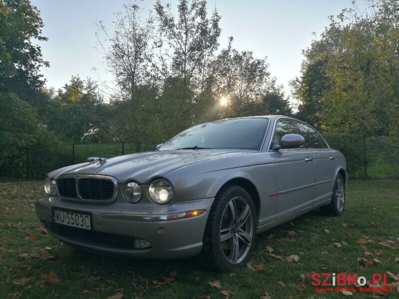 2004' Jaguar XJ 8 photo #5