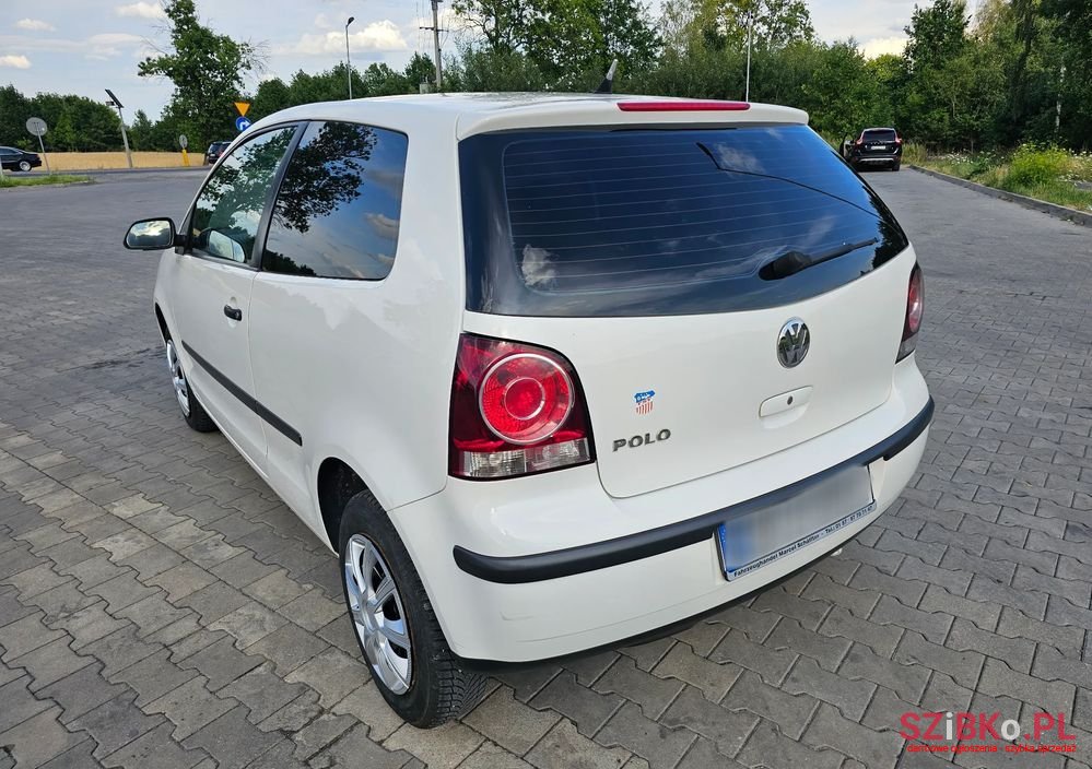2009' Volkswagen Polo photo #6