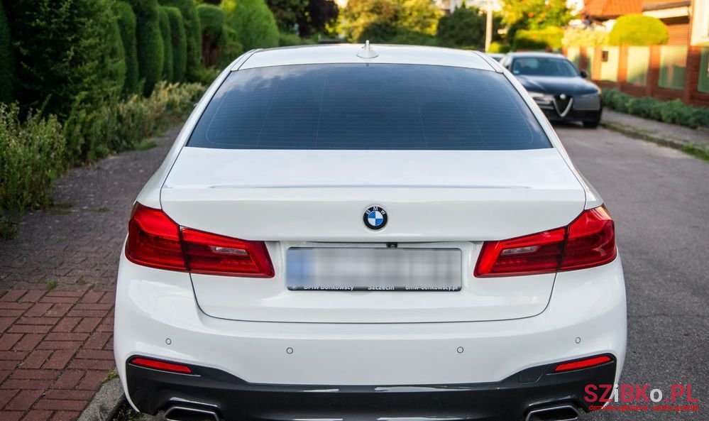 2019' BMW 5 Series 520D Xdrive Sport photo #6