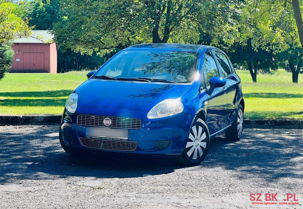 2009' Fiat Grande Punto 1.4 8V photo #1
